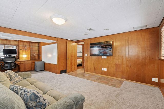 16600 Canterbury Drive, Minnetonka, MN 55345