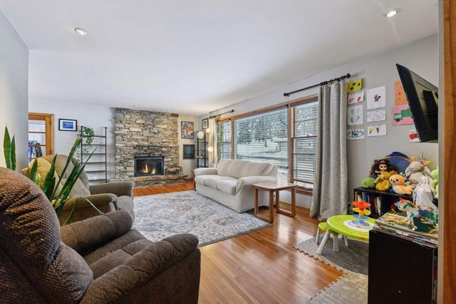 16600 Canterbury Drive, Minnetonka, MN 55345