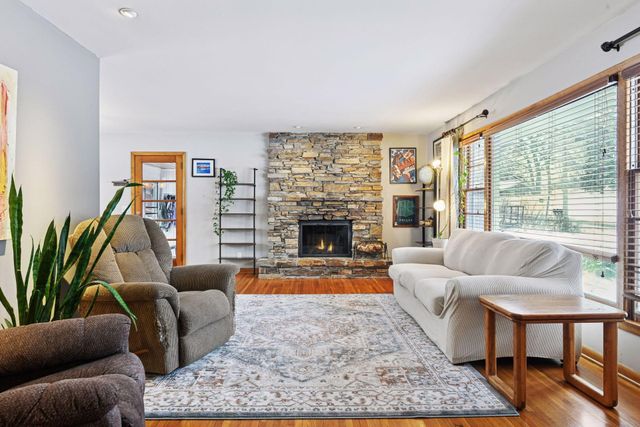 16600 Canterbury Drive, Minnetonka, MN 55345