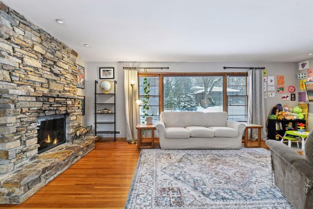 16600 Canterbury Drive, Minnetonka, MN 55345