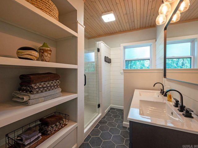 305 Ramble St, Hot Springs, AR 71901