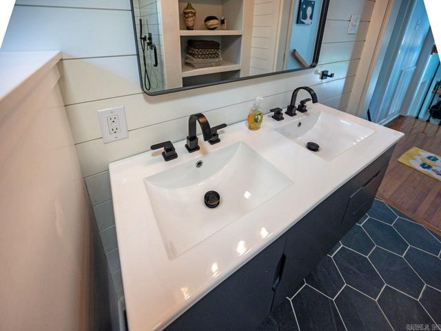 305 Ramble St, Hot Springs, AR 71901