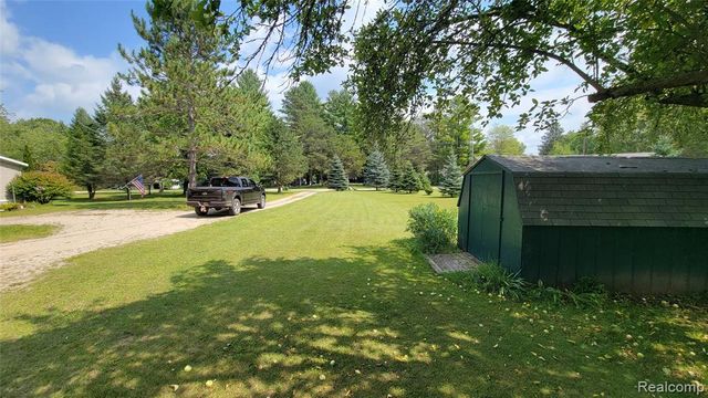 4349 Bay Road, Gladwin, MI 48624