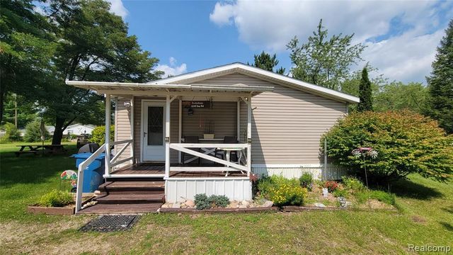 4349 Bay Road, Gladwin, MI 48624