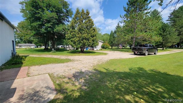 4349 Bay Road, Gladwin, MI 48624