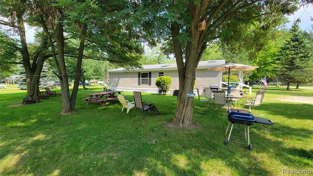4349 Bay Road, Gladwin, MI 48624