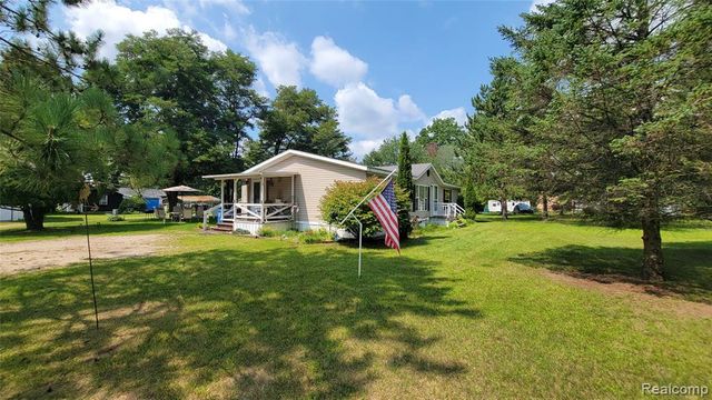 4349 Bay Road, Gladwin, MI 48624