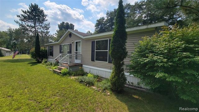 4349 Bay Road, Gladwin, MI 48624