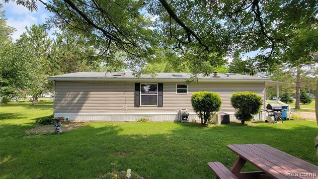 4349 Bay Road, Gladwin, MI 48624