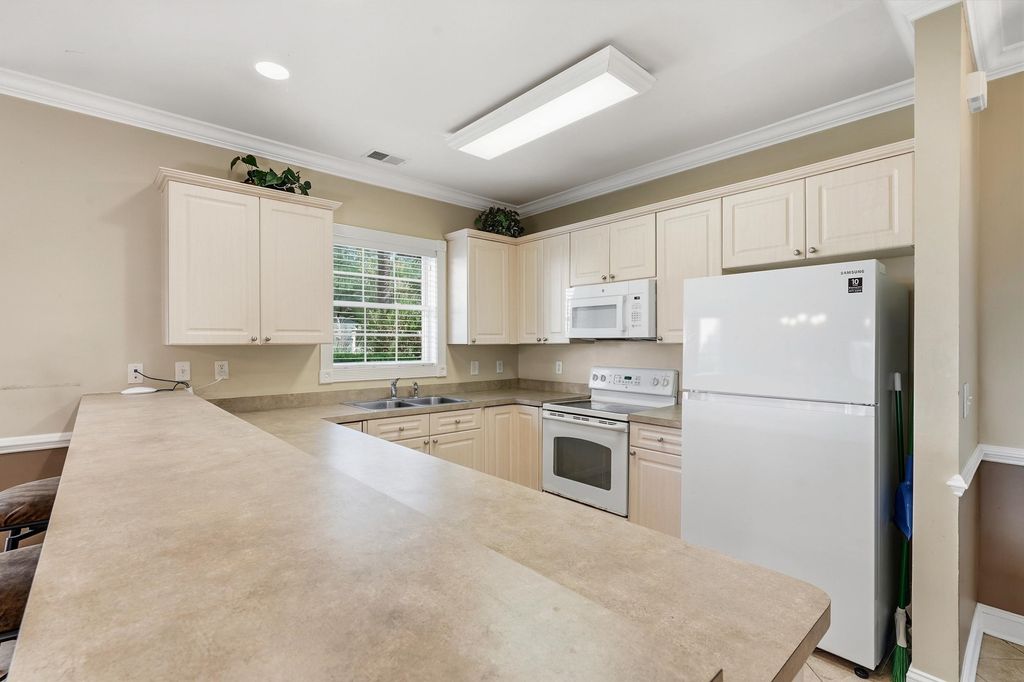 4833 Magnolia Lake Dr Apt 105, Myrtle Beach, SC 29577 — photo 5
