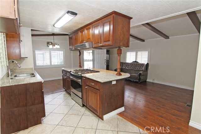 13120 Bradley Avenue 10, Sylmar (los Angeles), CA 91342