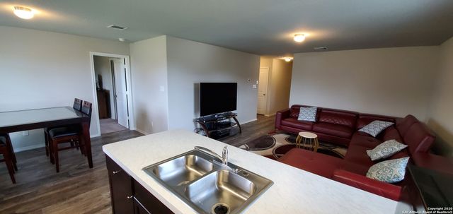 10690 Pablo Way, Converse, TX 78109