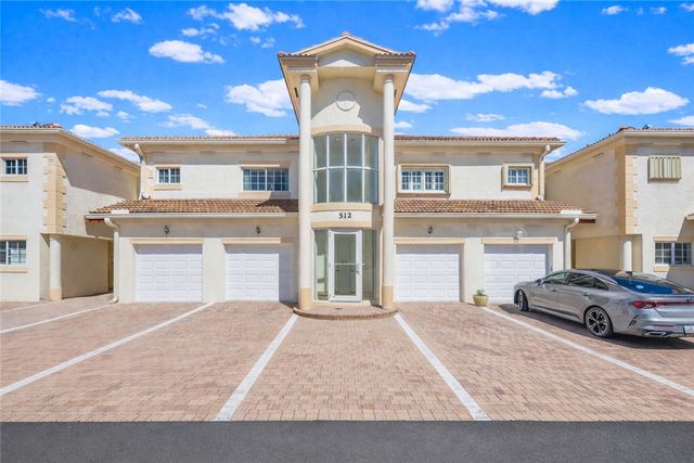 512 7th Square 201, Vero Beach, FL 32962