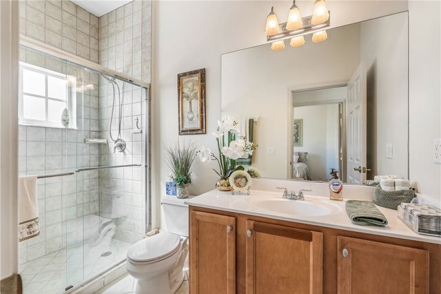 512 7th Square 201, Vero Beach, FL 32962