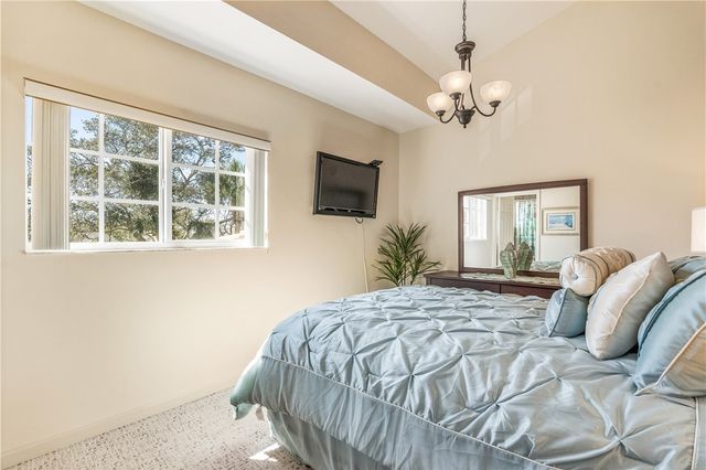 512 7th Square 201, Vero Beach, FL 32962