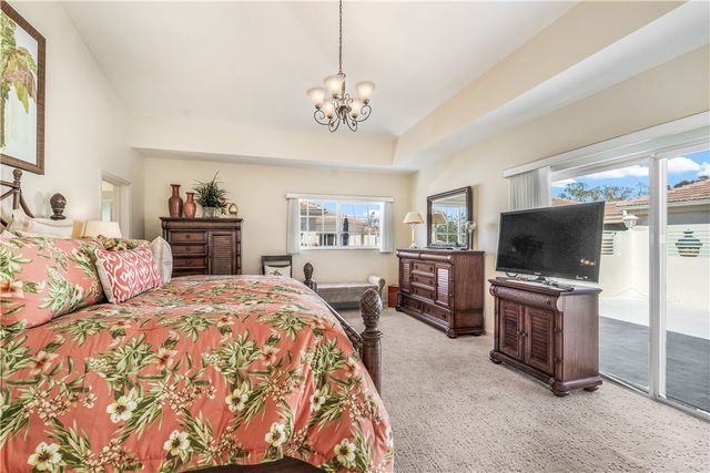 512 7th Square 201, Vero Beach, FL 32962