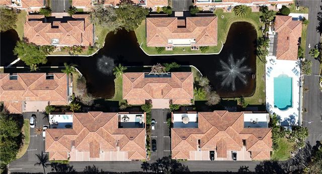 512 7th Square 201, Vero Beach, FL 32962