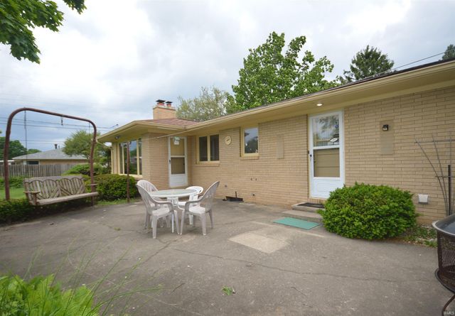 19080 Montrose Drive, South Bend, IN 46614