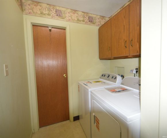19080 Montrose Drive, South Bend, IN 46614