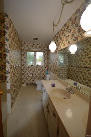 19080 Montrose Drive, South Bend, IN 46614