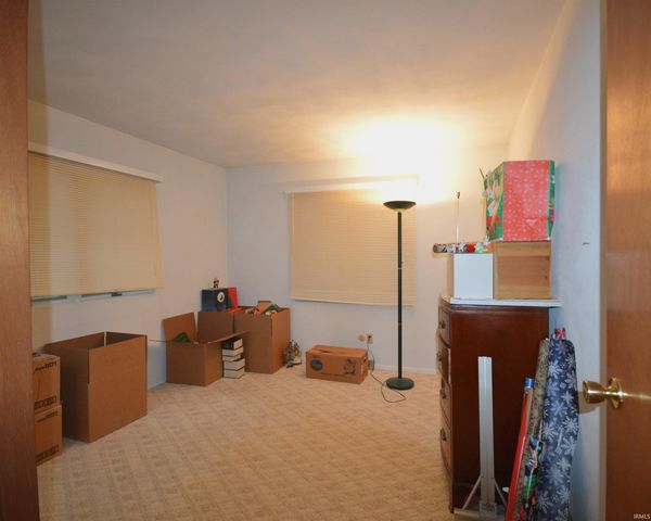 19080 Montrose Drive, South Bend, IN 46614