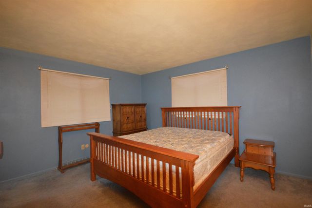 19080 Montrose Drive, South Bend, IN 46614
