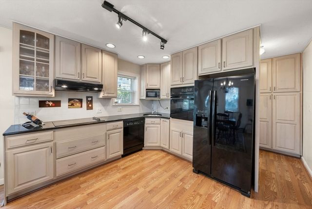 20 Elson Rd, Waltham, MA 02451