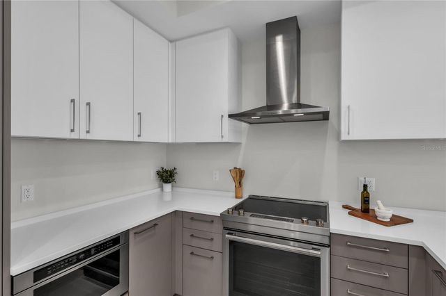 275 1ST AVENUE S 1904, St Petersburg, FL 33701