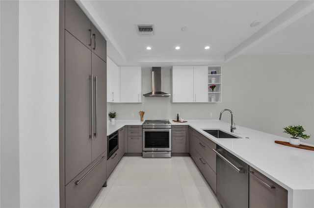 275 1ST AVENUE S 1904, St Petersburg, FL 33701