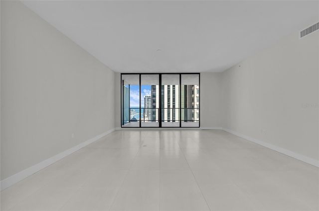 275 1ST AVENUE S 1904, St Petersburg, FL 33701