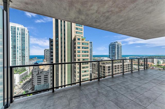 275 1ST AVENUE S 1904, St Petersburg, FL 33701