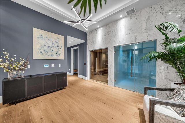 275 1ST AVENUE S 1904, St Petersburg, FL 33701