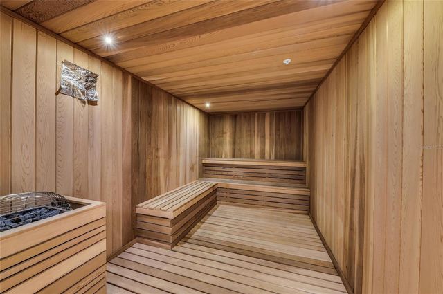 275 1ST AVENUE S 1904, St Petersburg, FL 33701