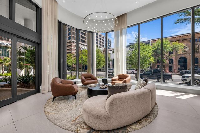 275 1ST AVENUE S 1904, St Petersburg, FL 33701