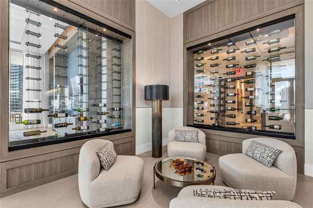 275 1ST AVENUE S 1904, St Petersburg, FL 33701