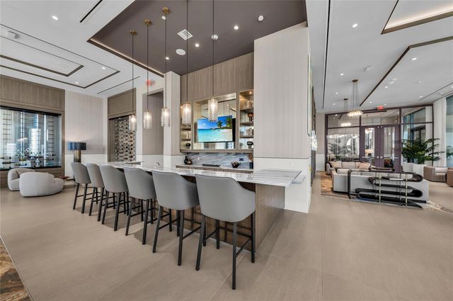 275 1ST AVENUE S 1904, St Petersburg, FL 33701