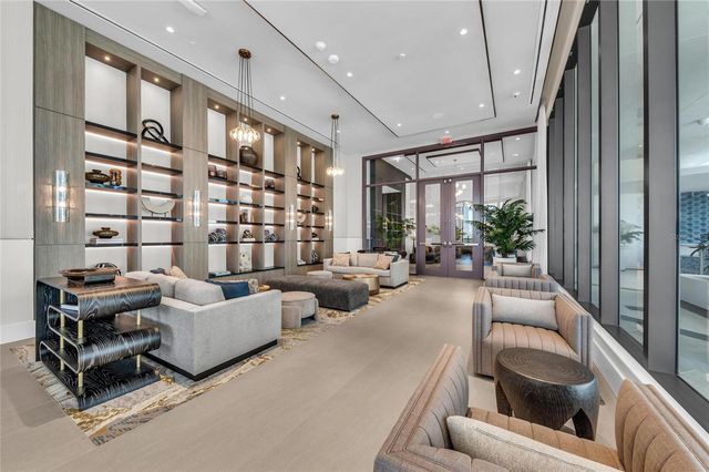 275 1ST AVENUE S 1904, St Petersburg, FL 33701