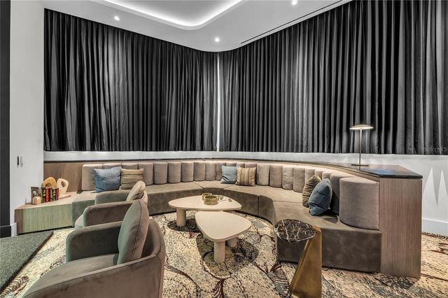 275 1ST AVENUE S 1904, St Petersburg, FL 33701