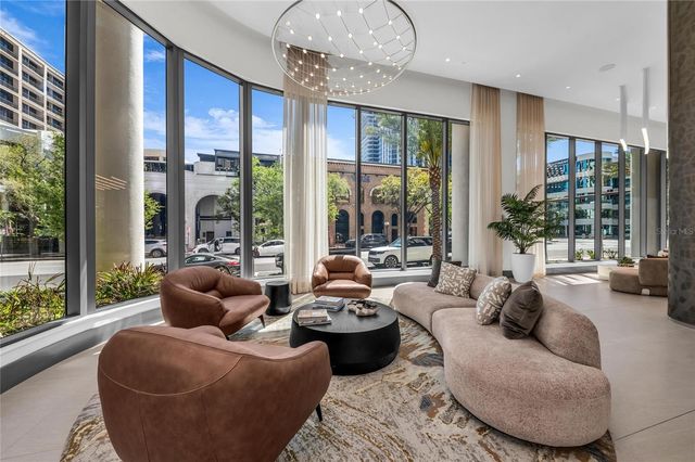 275 1ST AVENUE S 1904, St Petersburg, FL 33701