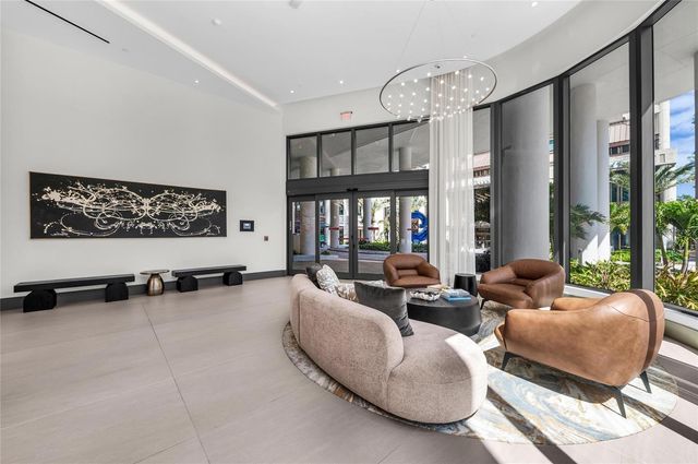 275 1ST AVENUE S 1904, St Petersburg, FL 33701