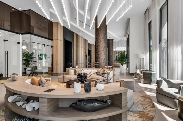 275 1ST AVENUE S 1904, St Petersburg, FL 33701