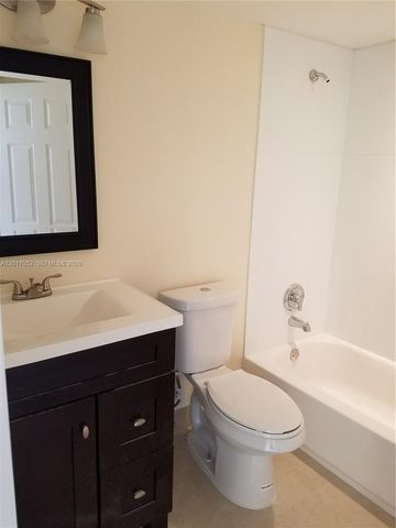 8290 Lake Dr 316, Doral, FL 33166
