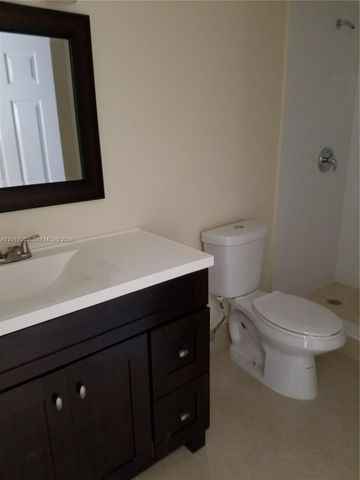 8290 Lake Dr 316, Doral, FL 33166