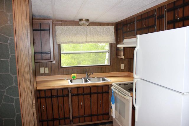931 E Trout Valley Road, Friendship, WI 53934