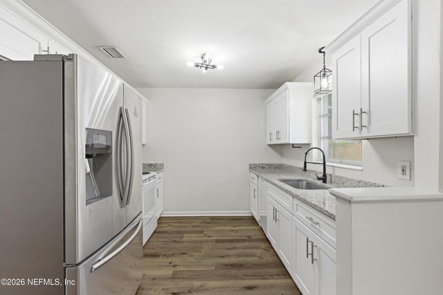 7520 BROCKHURST Drive, Jacksonville, FL 32277