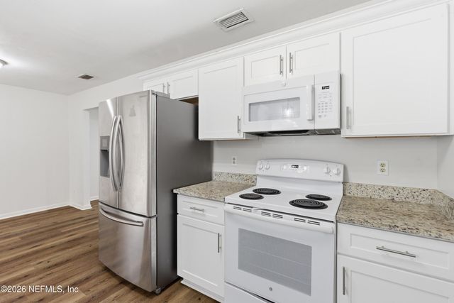 7520 BROCKHURST Drive, Jacksonville, FL 32277