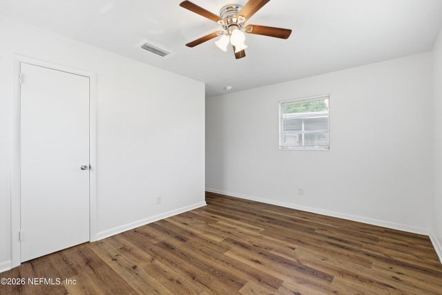 7520 BROCKHURST Drive, Jacksonville, FL 32277