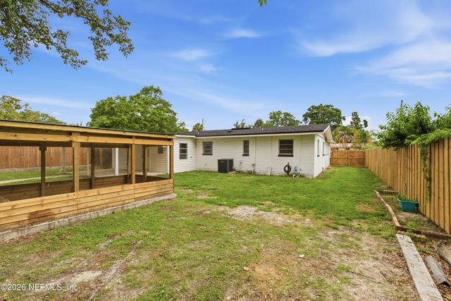 7520 BROCKHURST Drive, Jacksonville, FL 32277