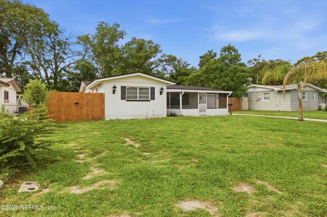 7520 BROCKHURST Drive, Jacksonville, FL 32277