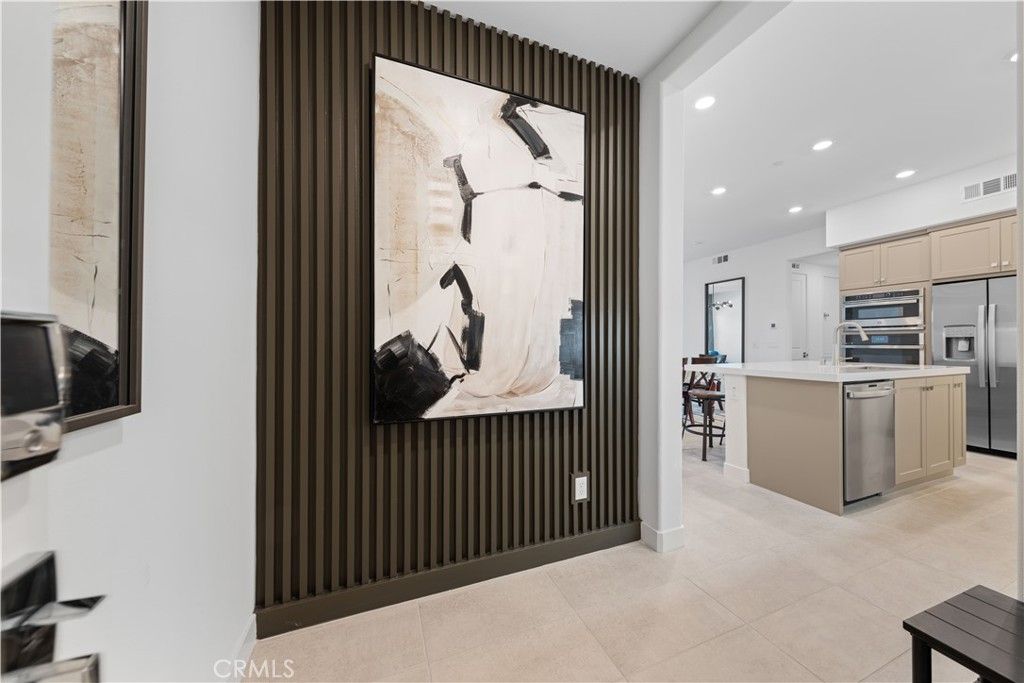 187 Biome 187, Irvine, CA 92618 — photo 3